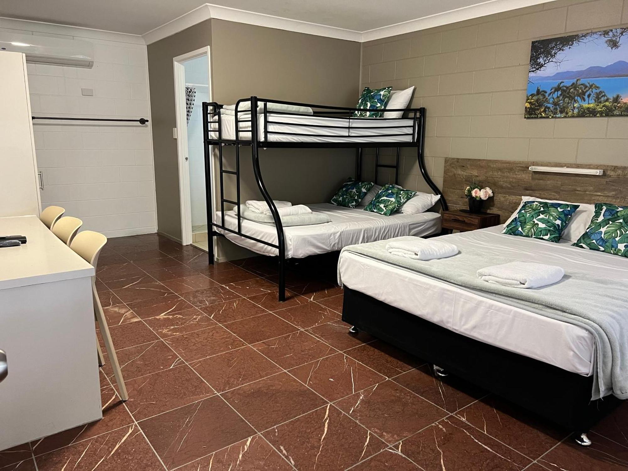 Spanish Lace Motor Inn Townsville Exterior photo