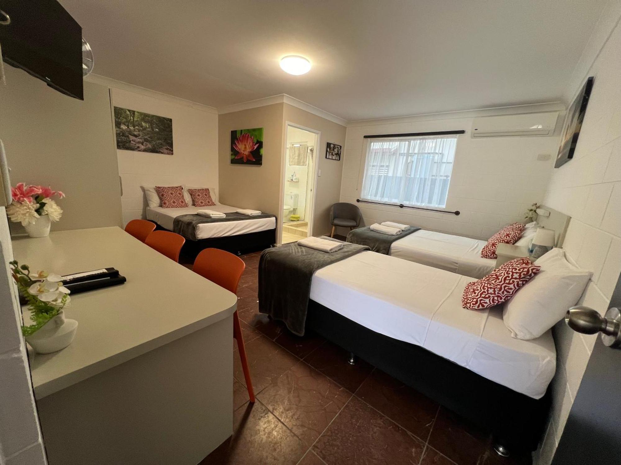 Spanish Lace Motor Inn Townsville Exterior photo