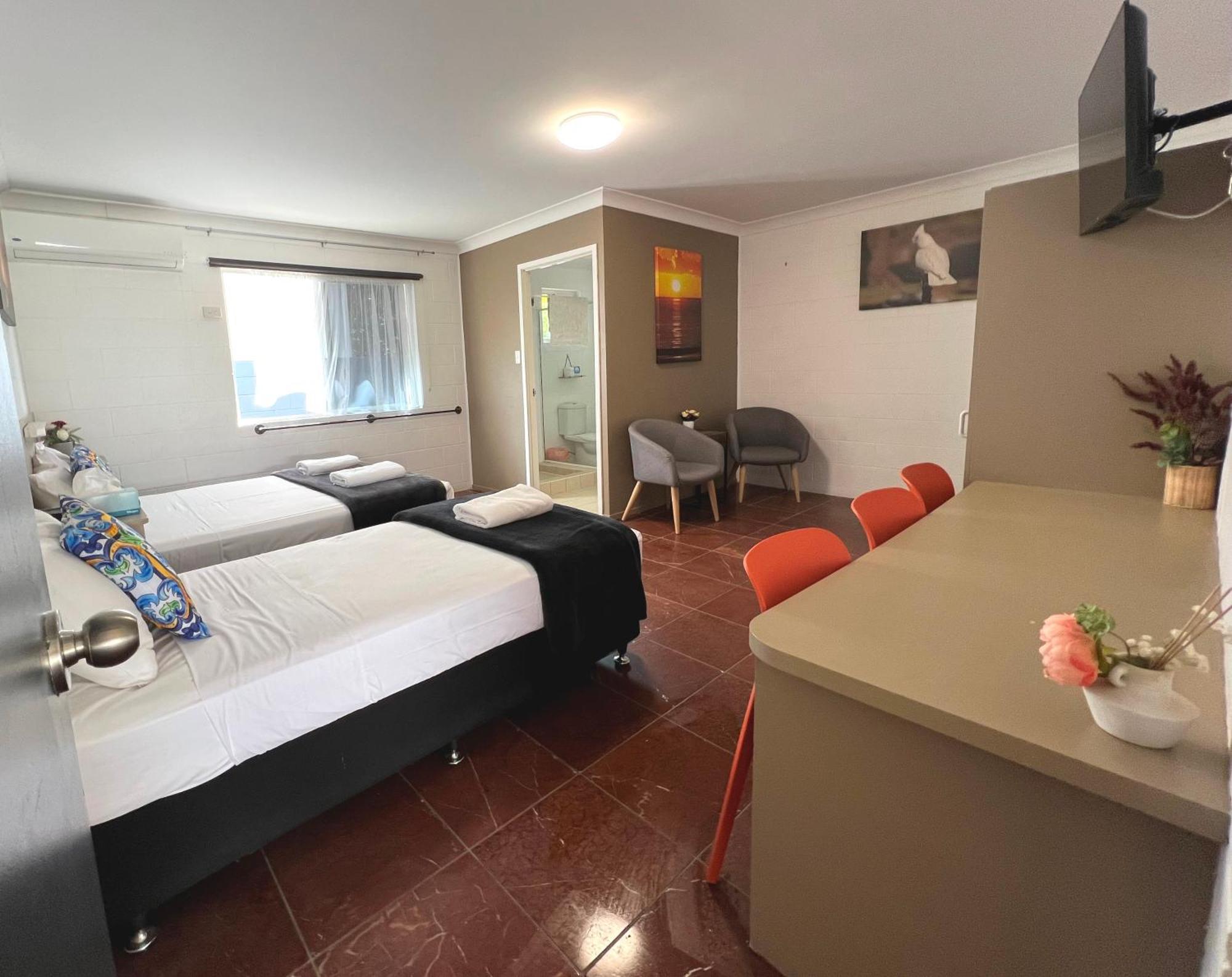 Spanish Lace Motor Inn Townsville Exterior photo