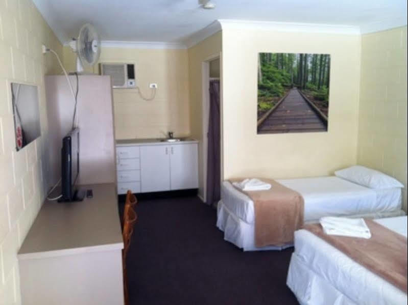 Spanish Lace Motor Inn Townsville Exterior photo